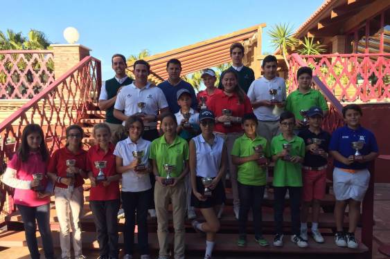 Día de éxitos para la escuela local en los Circuitos Juvenil y Benjamín en Playa Serena
