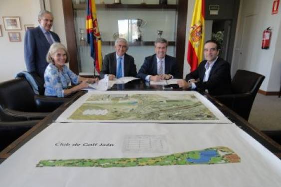 Convenio de colaboración para la puesta en marcha de una Escuela Municipal de Golf en Jaén 