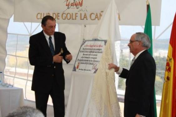 El Club de Golf La Cañada homenajea a Ángel de la Riva