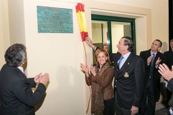 La Real Federación Andaluza de Golf inaugura oficialmente su sede y condecora a Mª Pilar van Dulken y Diego Molina