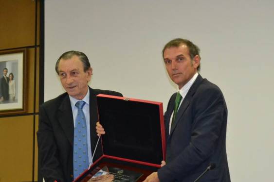 La Real Federación Andaluza de Golf entrega la Placa al Mérito en Golf al Ayuntamiento de Benahavís