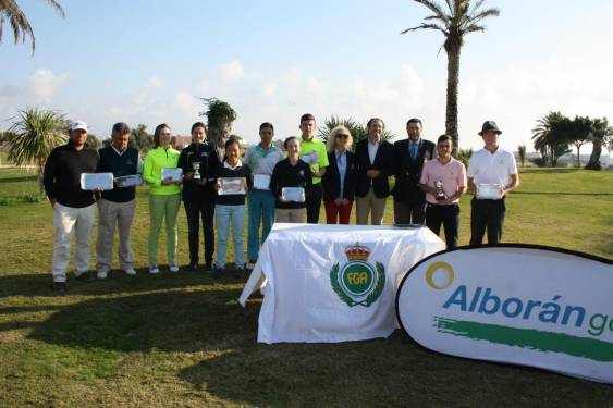Emilio Hernández y Carmen Belmonte se hacen con la victoria en el Puntuable Andaluz de Almería en Alborán Golf