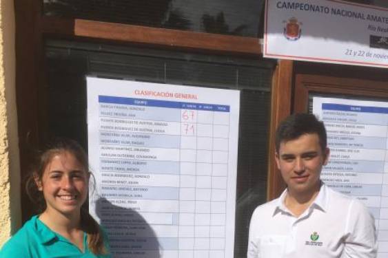 La pareja formada por Gonzalo García y Ana Peláez colidera el Campeonato de España Dobles Mixto en Río Real