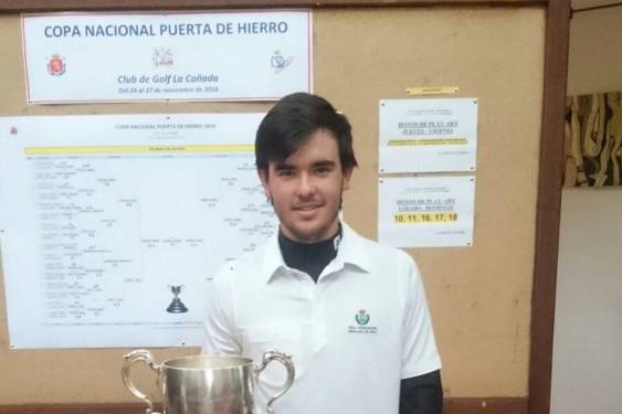 Ángel Hidalgo conquista la Copa Nacional Puerta de Hierro en el Club de Golf La Cañada