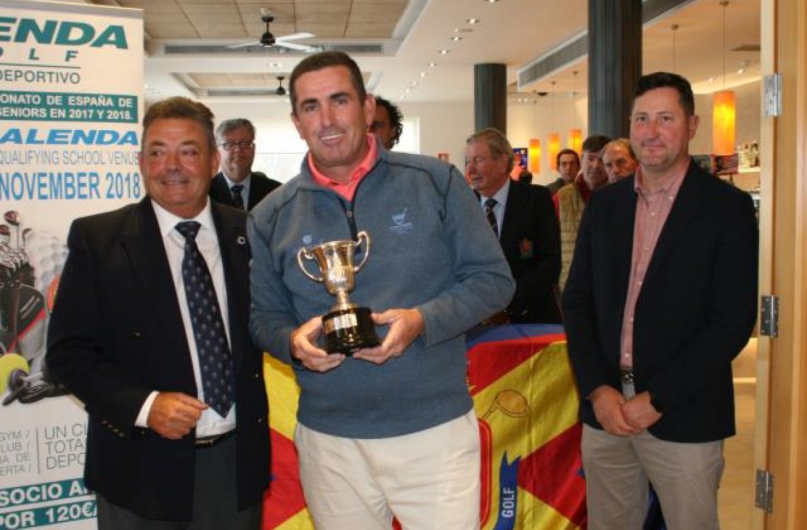Víctor Casado se proclama campeón de España de Profesionales Senior