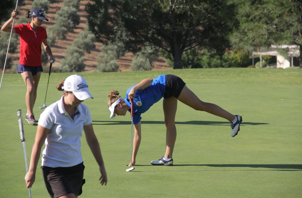 Camille Tremoulet y Jordan Sundborg toman la cabeza en el Campeonato de Europa Universitario de Golf