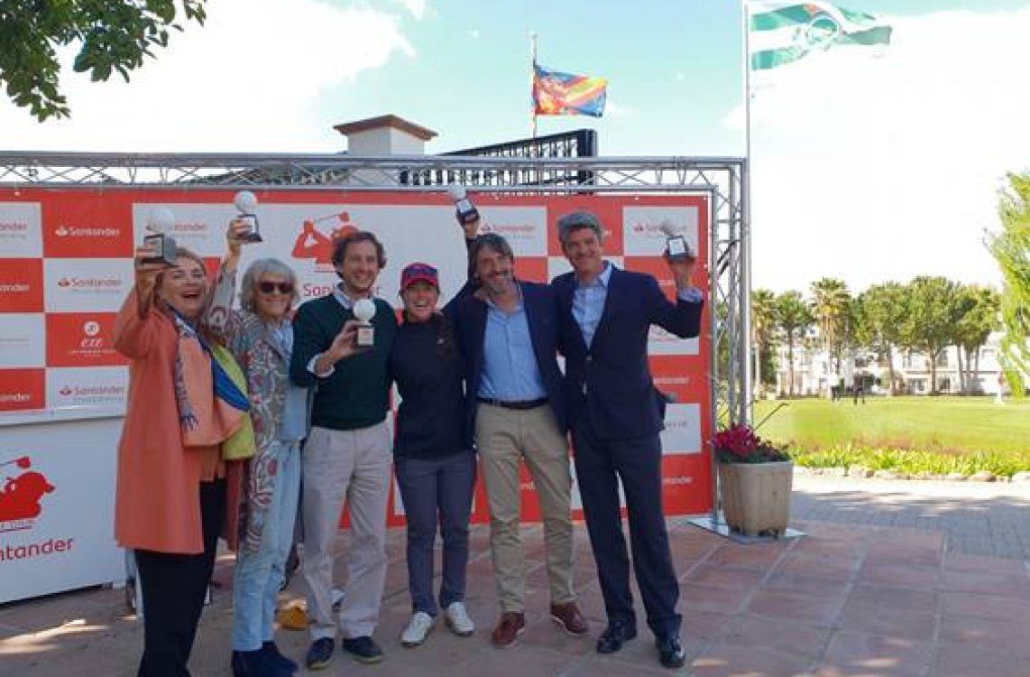 Nuria Iturrios y su equipo se alzan con la victoria en el PRO AM del Santander Tour en Lauro Golf