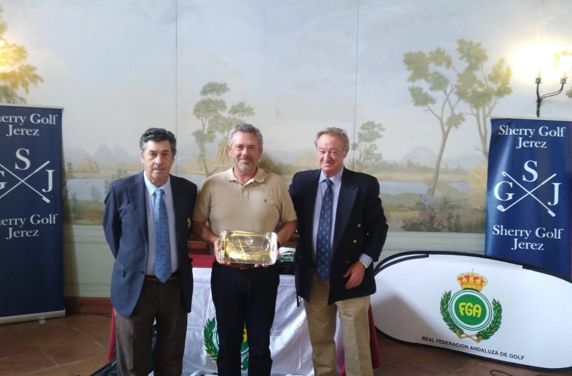Juan Soler, ganador del Puntuable de Pitch and Putt en Sherry Golf Jerez