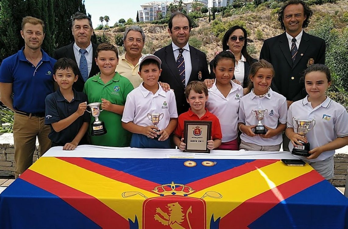 Juan Miró y Ángela Revuelta ganan el Campeonato de España Benjamín de Pitch & Putt