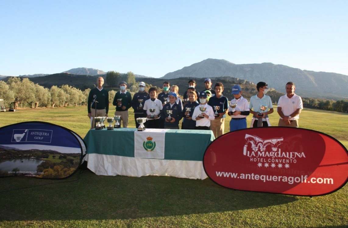 Los Circuitos Juvenil y Benjamín de Andalucía visitan  Antequera Golf